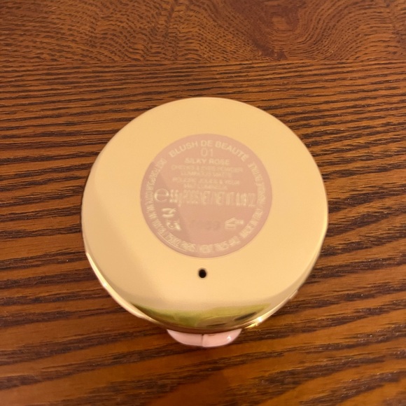 Gucci luminous matte beauty blush, 01 silky rose - Picture 10 of 10